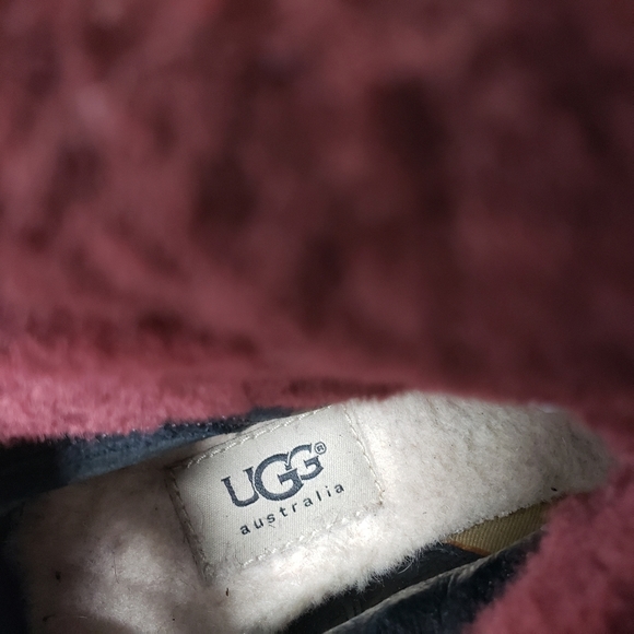 Ugg Inez Sherling Ankle Cuff Leather Boots in Black and Oxford Red Size 7 - Picture 11 of 14